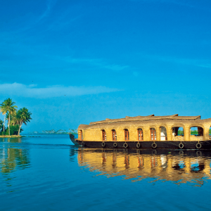 House boat Allpey min